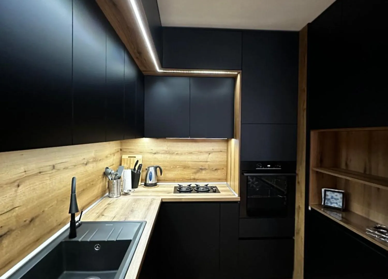 1Br Modern Condo Near The University Sofya